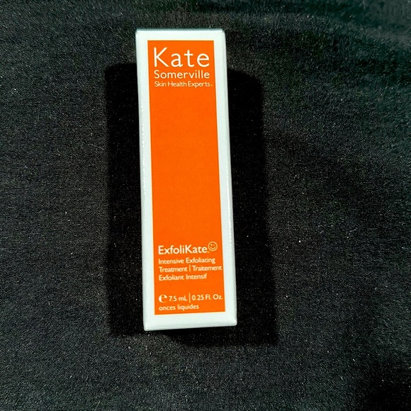 Kate Somerville Skincare Salicylic Acid And Lactic Acid Super Facial Scrub Improves Texture